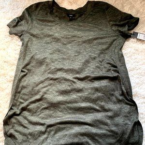 NWT Women's Green T-Shirt w/ Side Slit Size Large